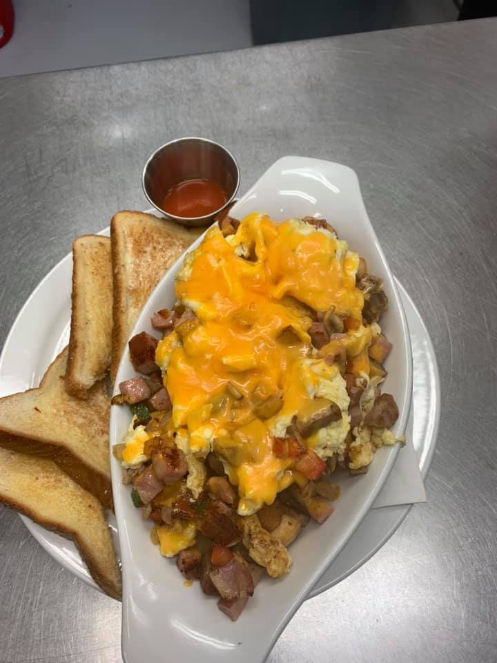 tsekhene food and fuel mcleod lake 03