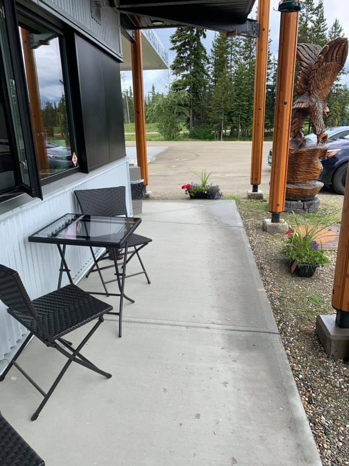 tsekhene food and fuel mcleod lake 05